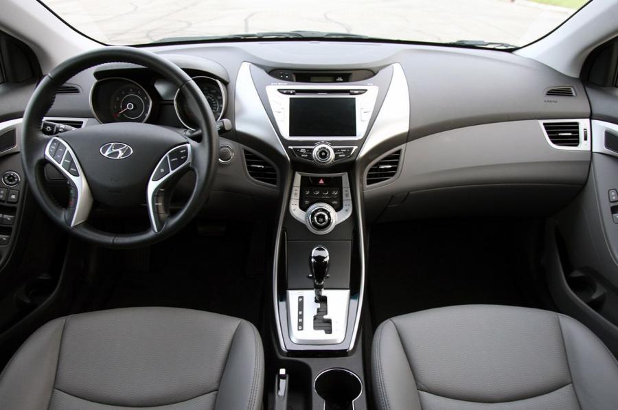  Hyundai Elantra Limited 2011 года  (фото 31 из 45)